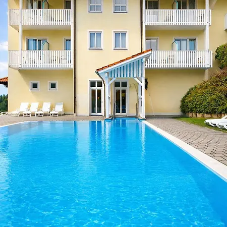 Ahornhof Otel