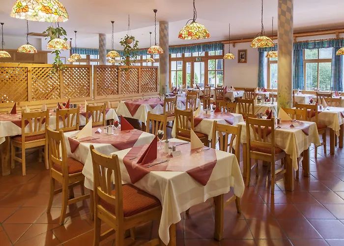 Hotel Ahornhof 3*